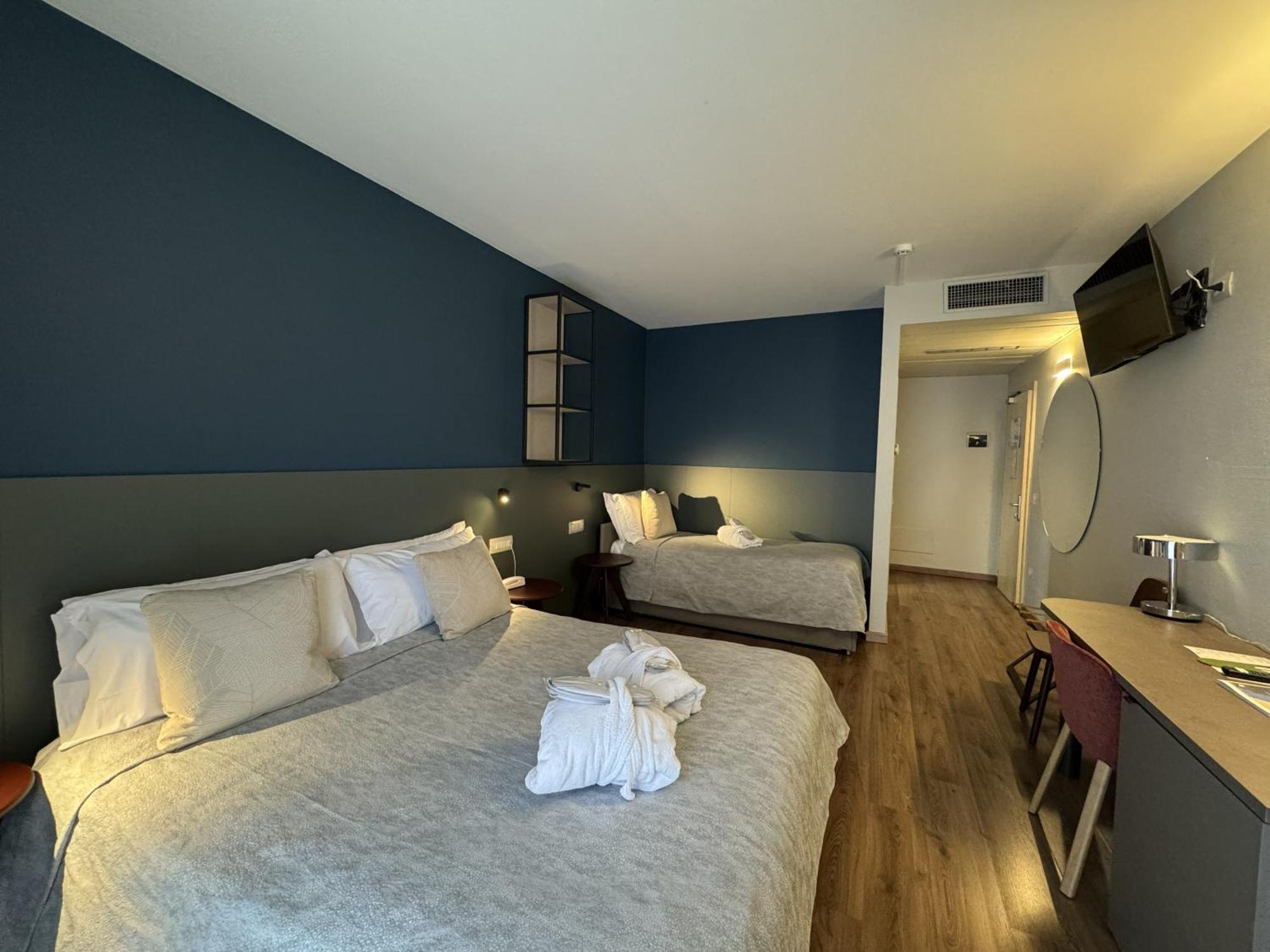 Comfort Triple Room Balcony Mountain View