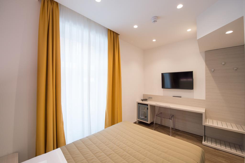 Comfort Double Room French Bed	 spa access
