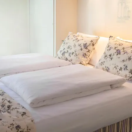 Bellavista Hotel Deluxe Apartments-3